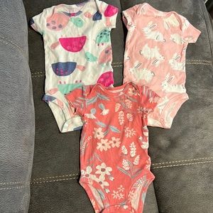 Carters baby girl short sleeves flowers, titles, and rabbit designs size 6mo.